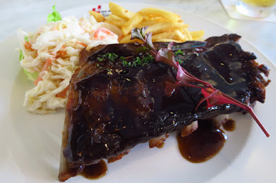 Huber's Bistro, ribs