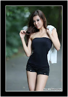 Essanne Yuxuan Singapore Sexy Model Hot Black Dress Photo 7