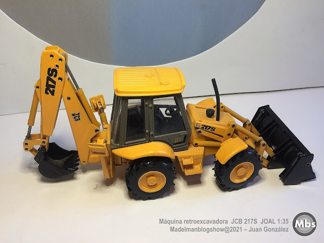 Máquina-retroexcavadora-JCB-217S