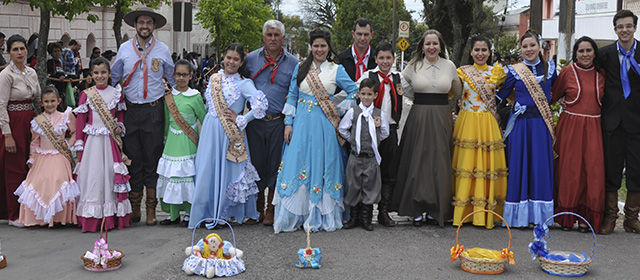 Desfile Farroupilha 2016 - Desfile Farroupilha conta com 745 cavalarianos