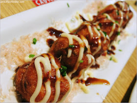 Takoyaki $7 en Gyu-Kaku Japanese BBQ Times Square, Nueva York 