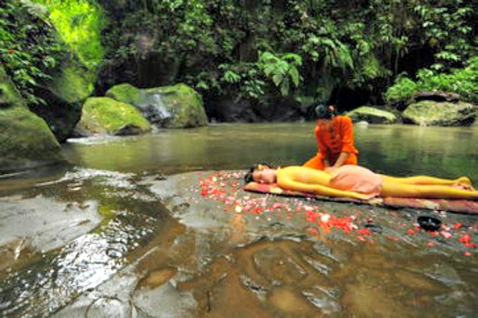 Sungai Paling Unik Di Indonesia