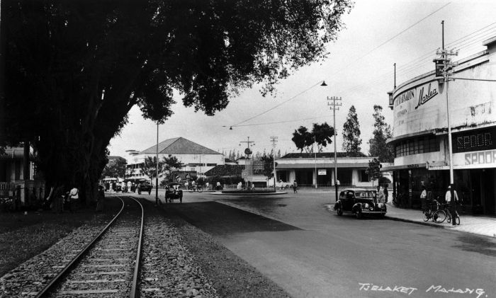 Foto lawas jaman  dulu  banget masih hitam putih di seputar 