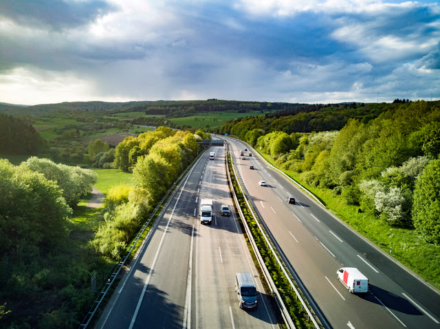 Tempo, keuring, 100, snelheidslimiet, duitsland, snelwegen, aanhangwagen, Bexx Verhuur