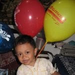 balon tiup, mainan balita, bahaya