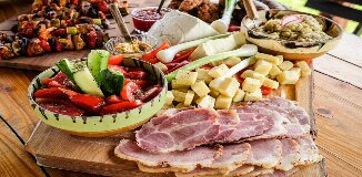 What food is popular in Romania?