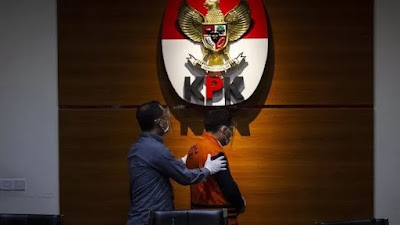  Mantan Bupati Cirebon Sunjaya Dituntut Tujuh Tahun Penjara