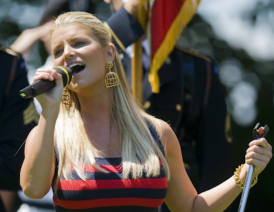 fotos jessica simpson cantando