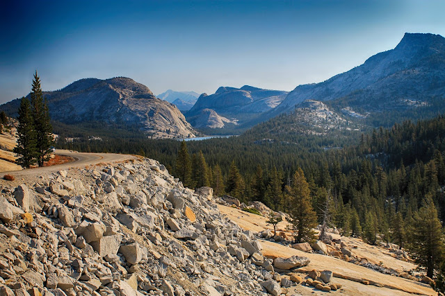 Yosemite National Park Tioga Pass geology travel field trip copyright rocdoctravel.com