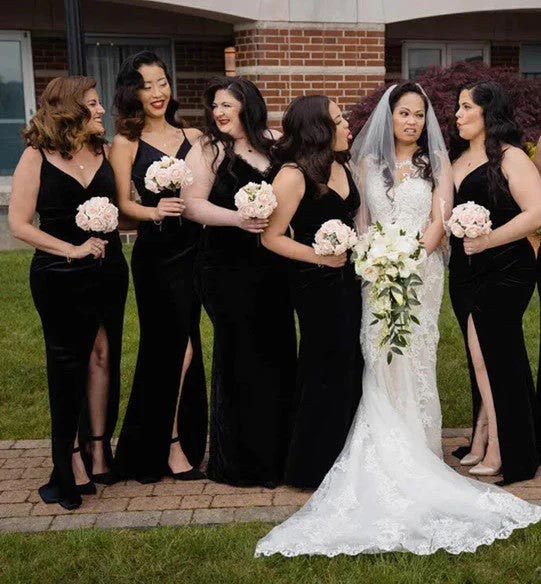 Vestido longo de veludo preto para casamento.