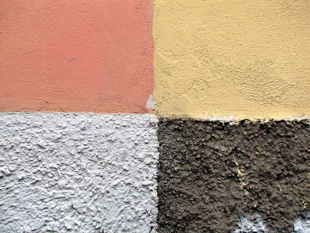 Four different colors on plain and rough plaster, Livorno