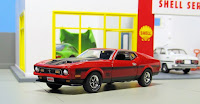 Auto World 1971 Ford Mustang Mach 1