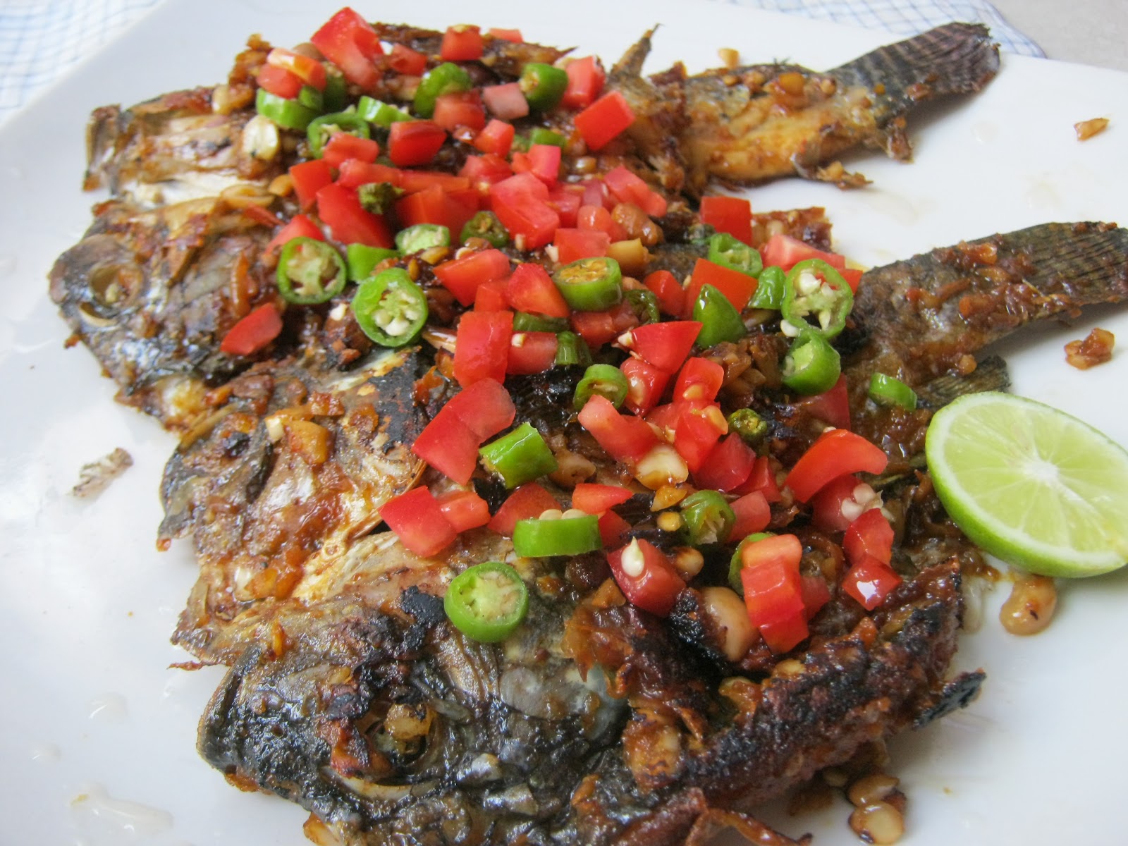 Bumbu Ikan Bakar - Resep Bumbu Ikan Gurame Bakar Kecap Pedas / Ikan