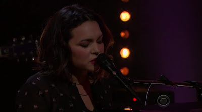 Norah Jones Performs 'Don't Be Denied' On Late Late Show