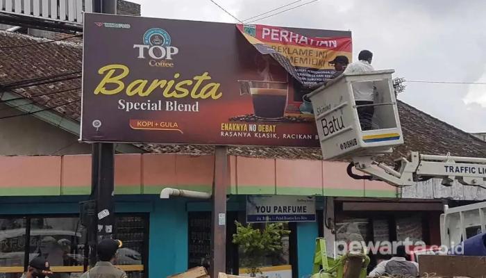 Waduh, 80 Persen Reklame di Kota Batu Ternyata Izinnya ke Pemkab Malang, Satpol PP Tindak Tegas