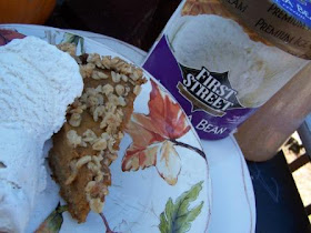 A pumpkin pie with an oatmeal cookie crust...yes please!