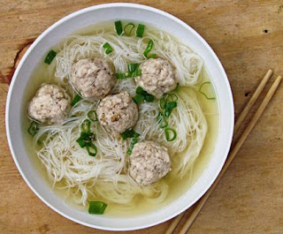 "Resep Membuat Bakso Daging Ayam Yang Enak Dan Kenyal"