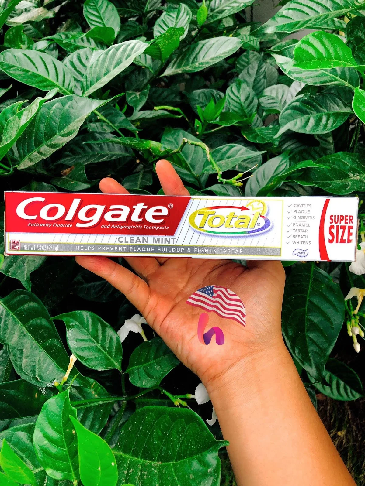 Kem đánh răng Colgate Total Clear Mint