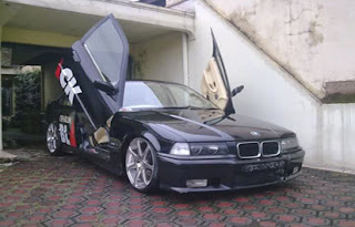  BMW 318i