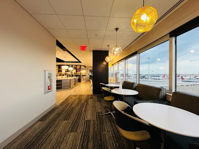 Review: Amex Escape Lounge at Minneapolis–Saint Paul International Airport (MSP) For Amex Platinum Card Members