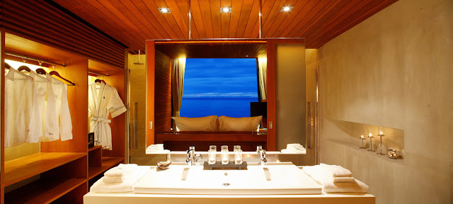 Bathroom and bedroom with the view