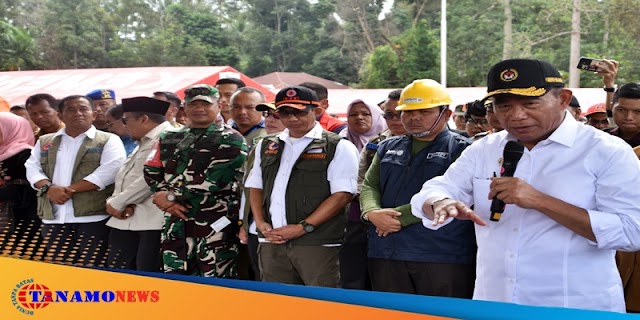 Dandim 0307/TD Bersama Bupati Dampingi Menteri PMK Kunjungi Warga Terdampak Banjir Besar Lahar Dingin 