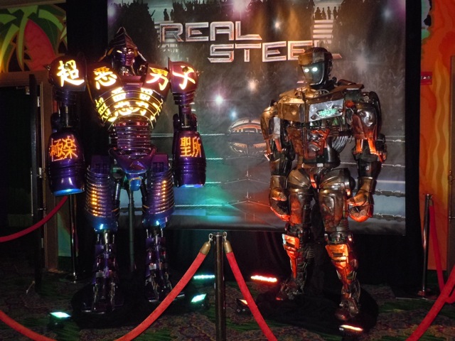 Real Steel animatronic robots El Capitan display