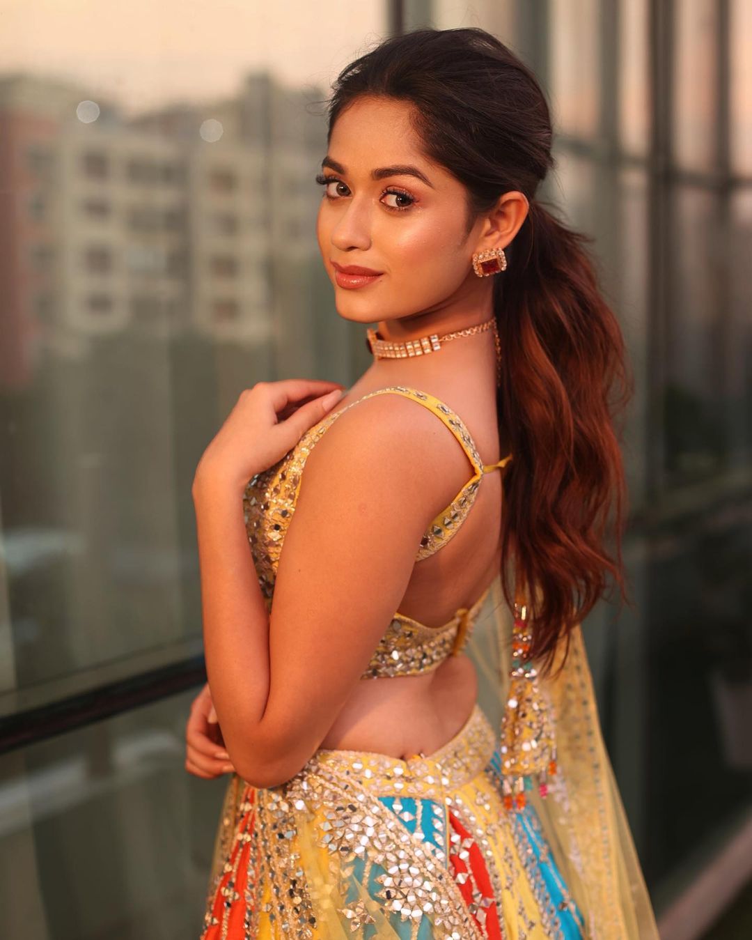 Jannat-Zubair-looks-adorable-in-traditional-outfit-See-the-pictures-01-Bengalplanet.com