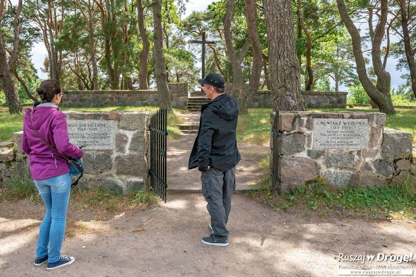 wejście na cmentarz z I wojny światowej w Węgorzewie