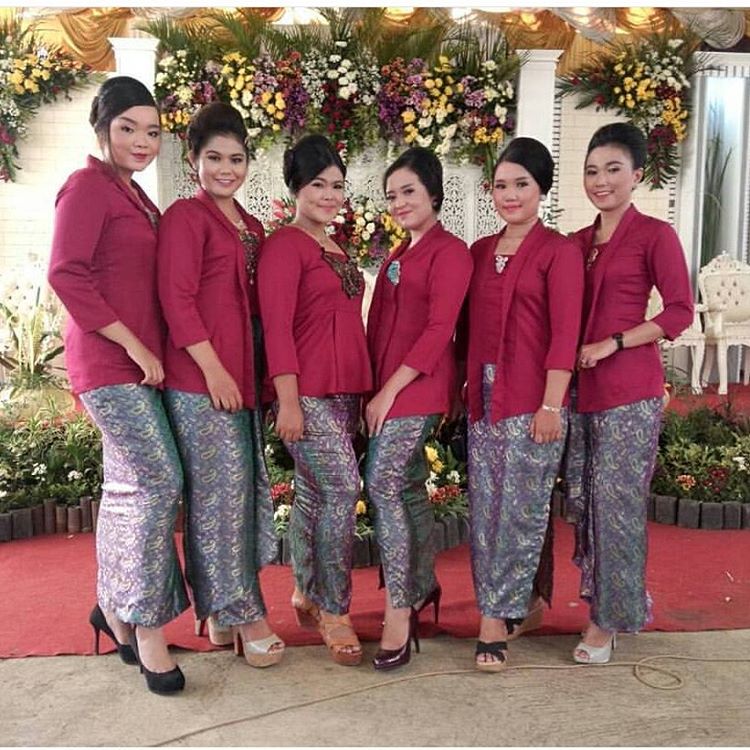 57 Kumpulan Gambar Inspirasi  Kebaya  Modern  Indonesia