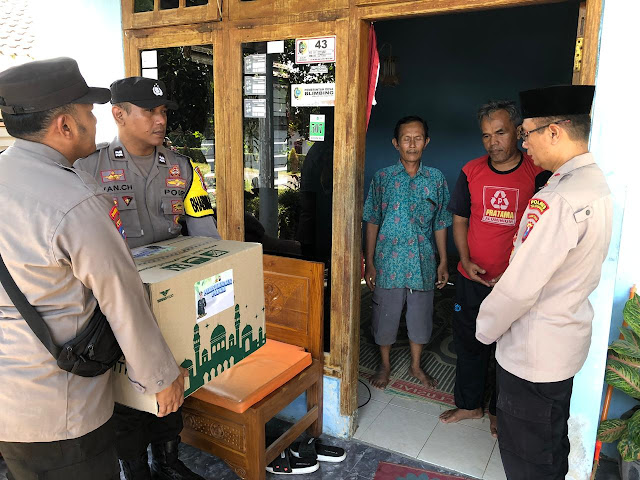 Polri Peduli, Polres Tulungagung Beri Bantuan Keluarga Balita yang Diduga Dibunuh Ayah Kandungnya.