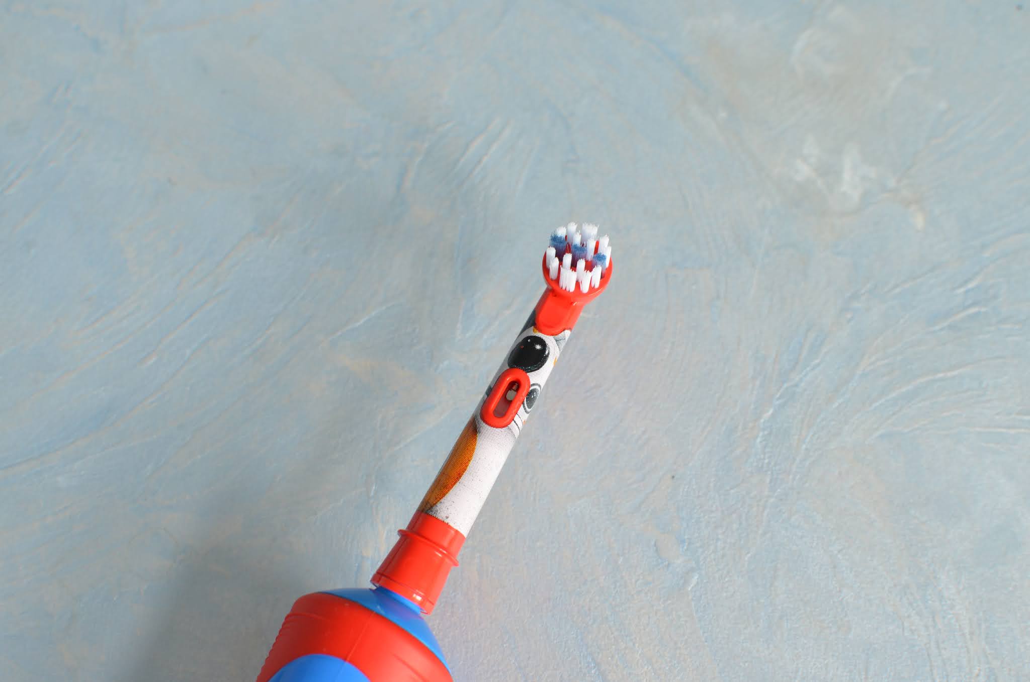 Електрична зубна щітка для дітей Oral-B "Star Wars" Kids Stages