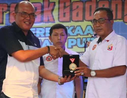 Totalitas tentang KIP, Supardi Dianugerahi  BUKA Award