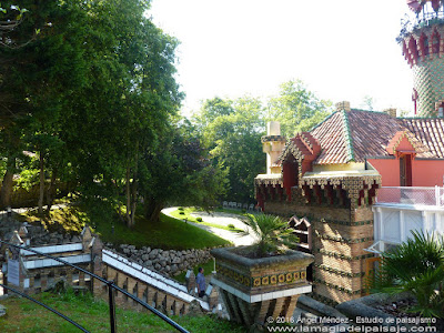 El Capricho de Gaudí, jardín