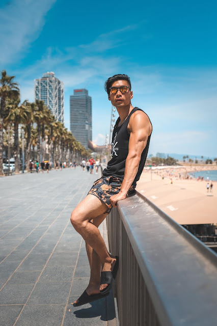 Leo Chan, Levitate Style, Beach Style at Barceloneta Beach in Barcelona