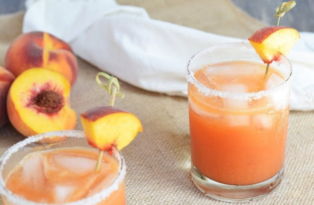 Fresh Peach Margaritas #summer #drinks