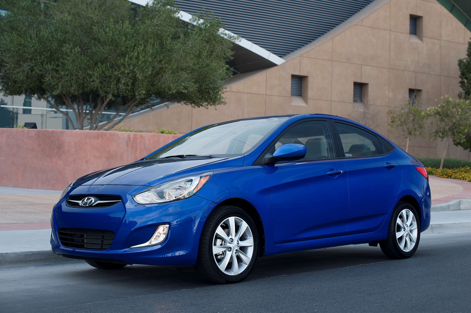 kelly blue book used cars prices