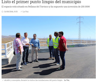 El ayuntamiento en pleno inaugura la nada