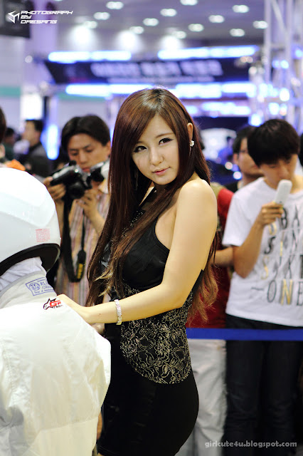 3 Ryu Ji Hye-Seoul Auto Salon 2011-very cute asian girl-girlcute4u.blogspot.com