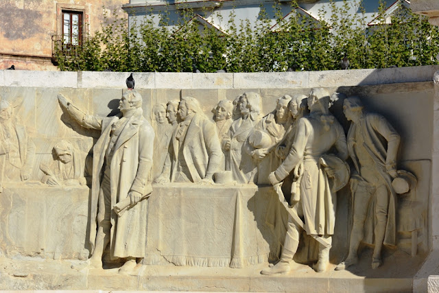 Plaza Espagna Monument Cortes