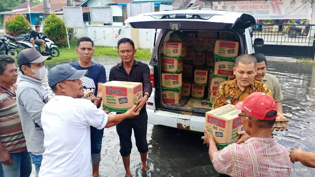 Bupati Asahan Terkesan Lamban, H. Sukimin Salurkan Bantuan Untuk Warga Terdampak Banjir