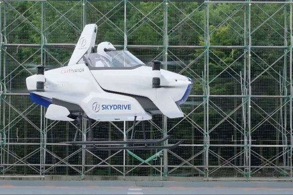 شركة SkyDrive تكشف عن تجاربها الأولى لسيارتها الطائرة (فيديو)