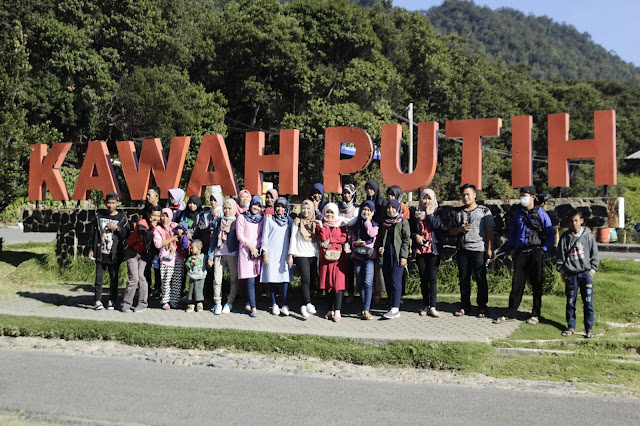 Jadi Baru Kebumen 2018 Tour To Bandung, Best Momen- foto bersama di kawah putih bandung 1