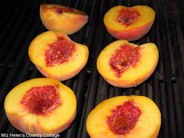 Whats For Dinner Next Week: Grilled Peaches With Spicy Vanilla Sauce