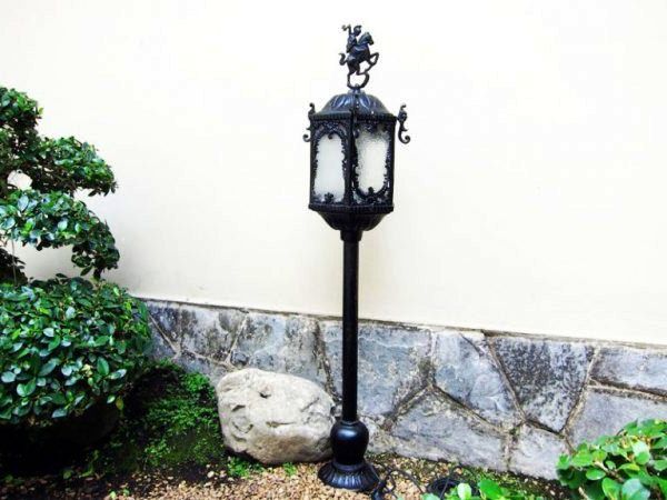  24 model dan harga lampu  taman tenaga surya bulat dan 