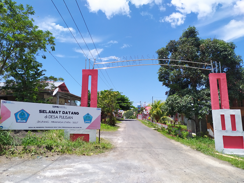Gerbang Desa Wisata Pulisan | Asmara Dewo, Advokat Manado