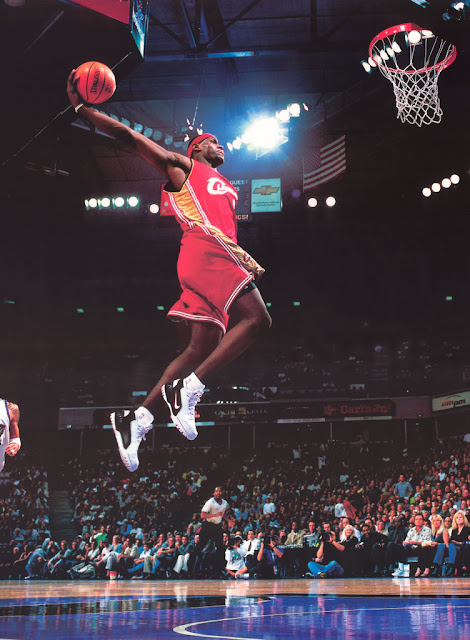 lebron james dunking wallpaper. LeBron James Dunks Wallpaper