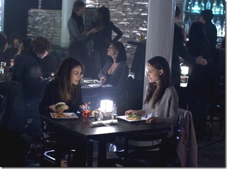 Black-Swan-Natalie-Portman-and-Mila-Kunis-1-9-10-kc