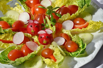 Lettuce Salad is Bulky and Stretches Your Intestines Why the Chinese Restaurant Effect Matters