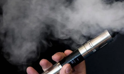 Teenage girl's lung explodes after vaping